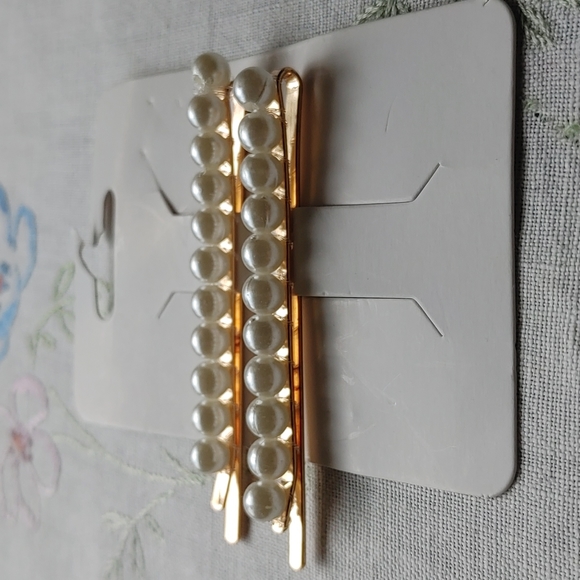 ♦️3 for $15 Pearl Bobby Pin Set - Picture 4 of 8
